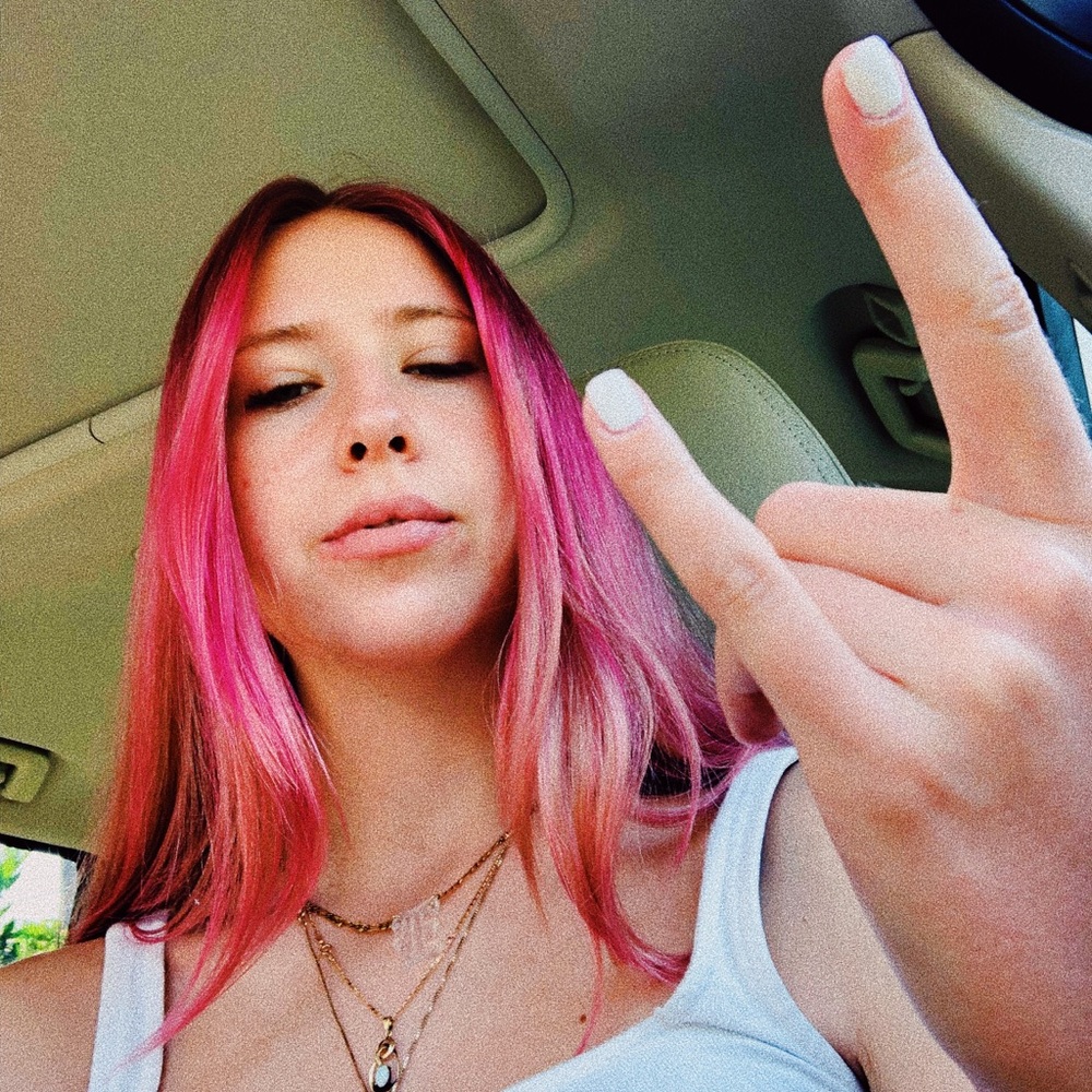 Meet your Posher, Emily - Picture 2 of 3